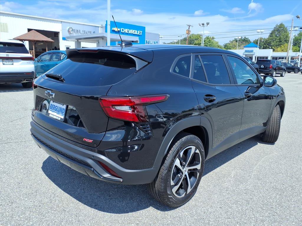 New 2026 Chevrolet Trax RS w/ Driver Confidence Package FWD image 4