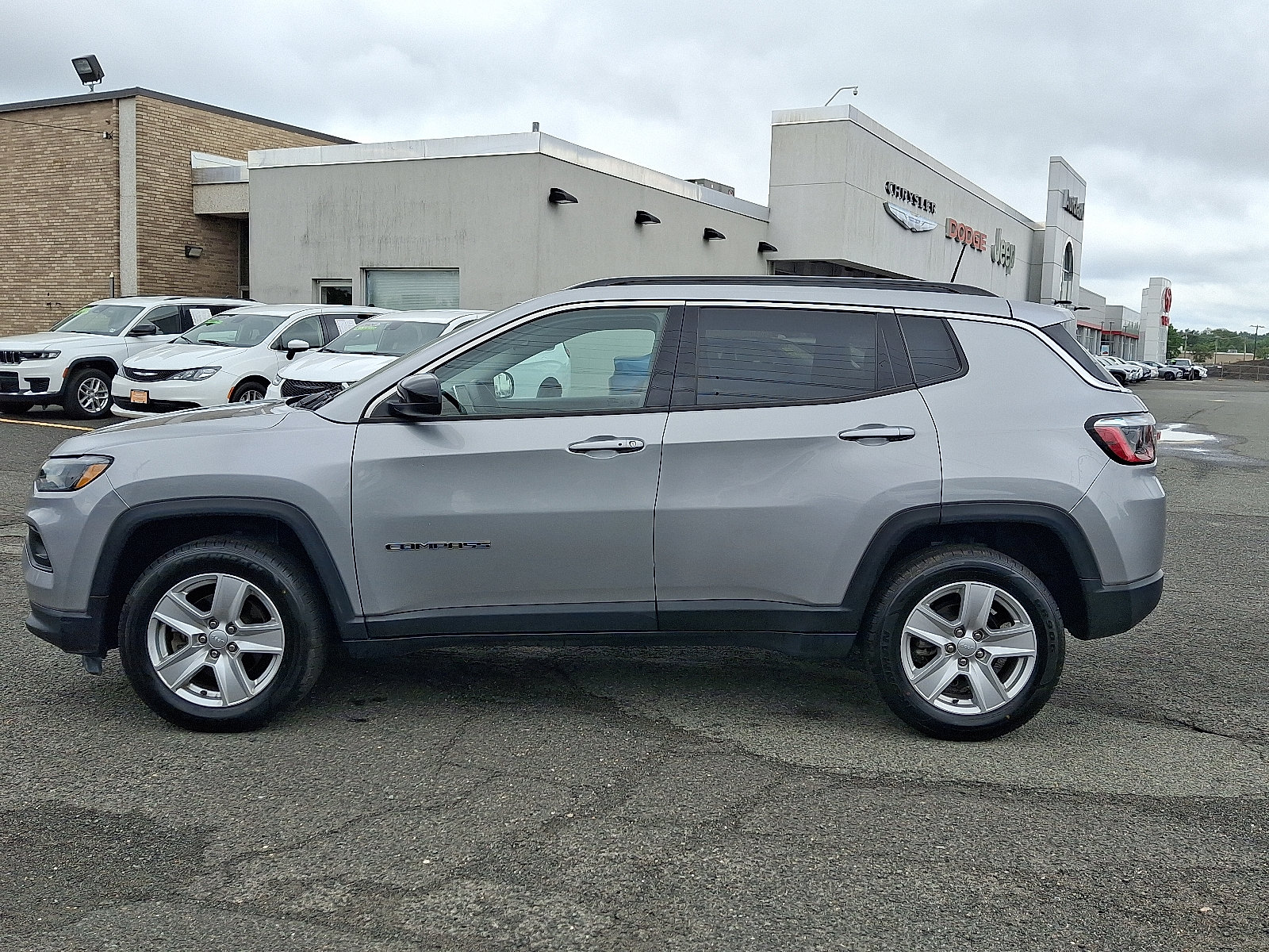 Used 2022 Jeep Compass Latitude AWD/4WD image 4