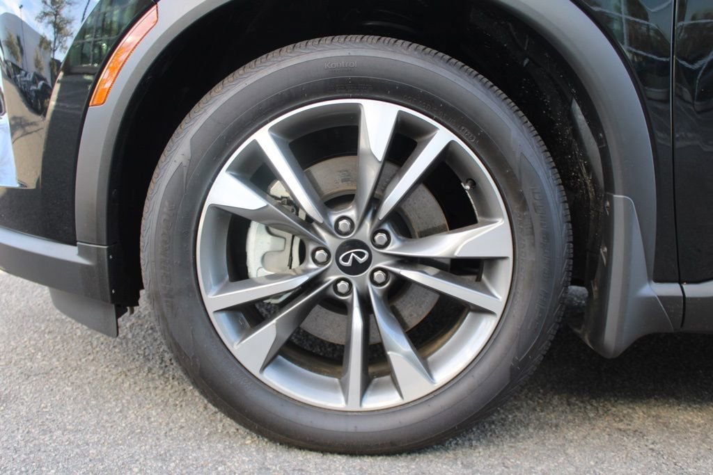 Certified 2025 INFINITI QX60 Luxe image 10