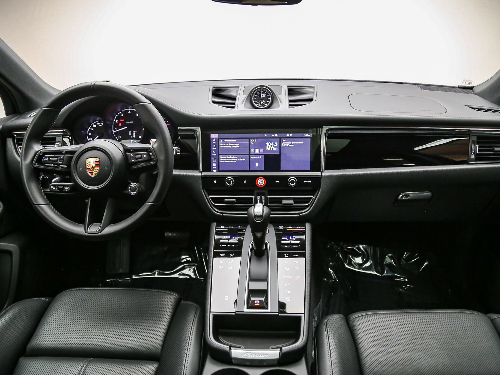 Certified 2026 Porsche Macan AWD/4WD image 16