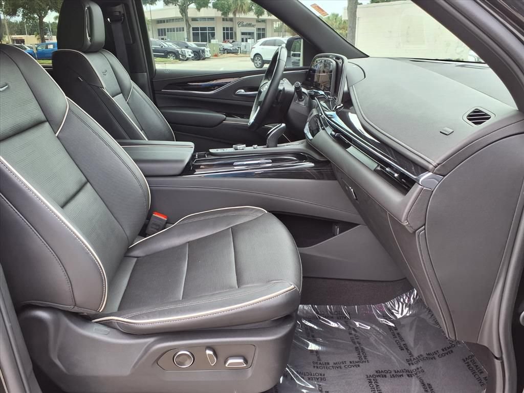 Certified 2024 Cadillac Escalade Sport AWD/4WD image 9