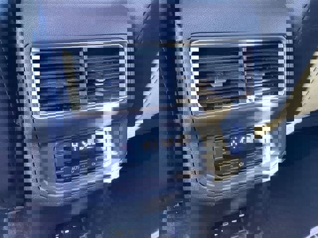 Used 2024 Volkswagen Atlas SE image 14