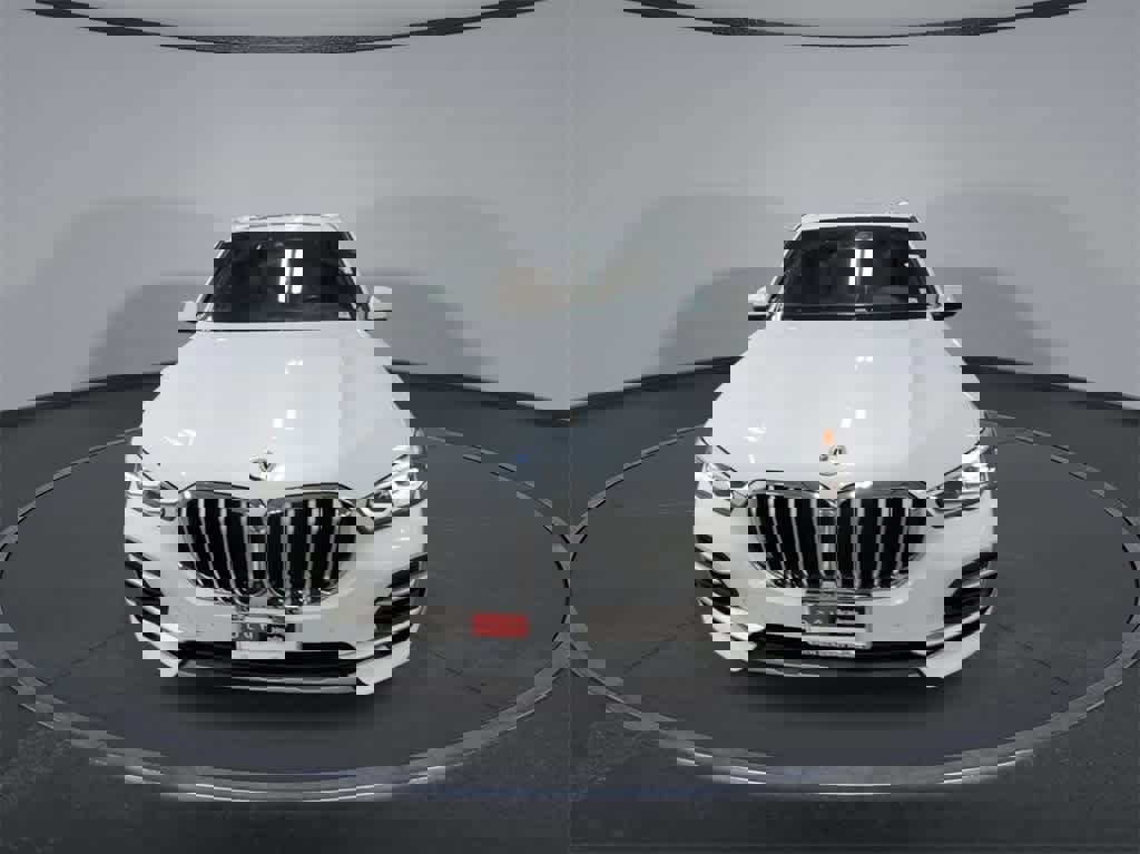 Used 2022 BMW X5 xDrive45e w/ Climate Comfort Package image 3