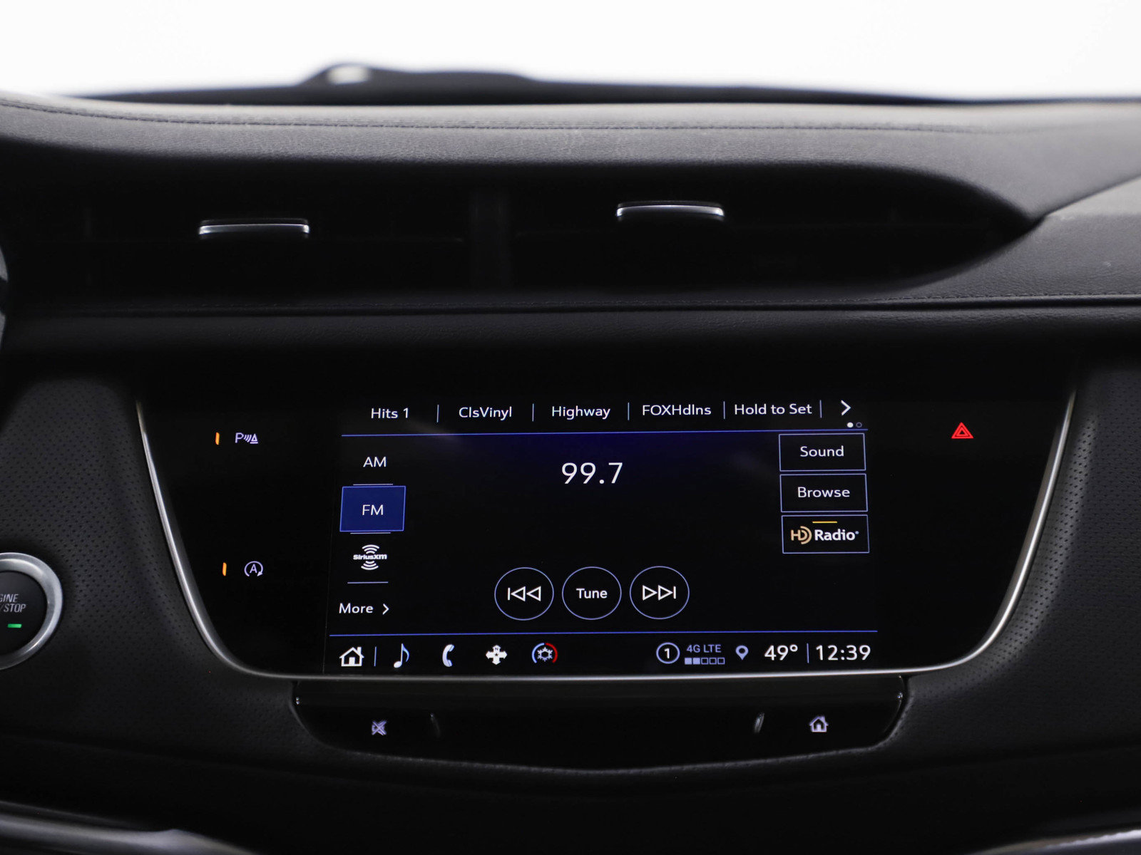 Used 2025 Cadillac XT5 Luxury image 16