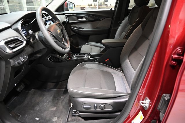 Used 2023 Chevrolet TrailBlazer LT w/ Convenience Package image 9