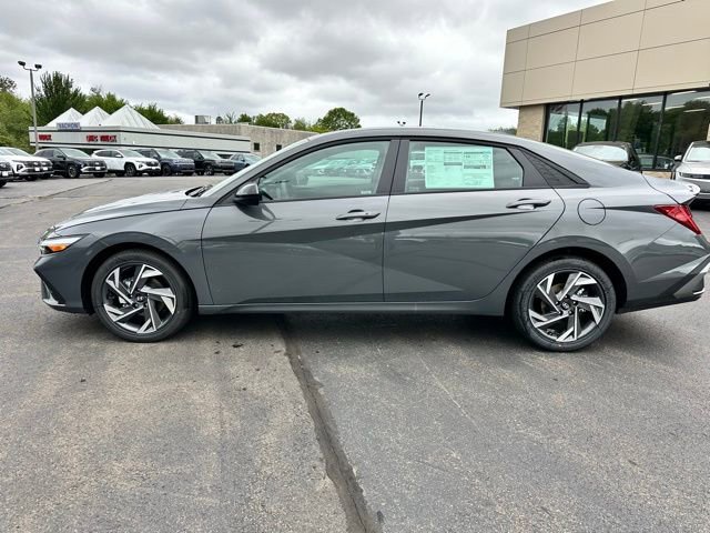 New 2025 Hyundai Elantra SEL image 8