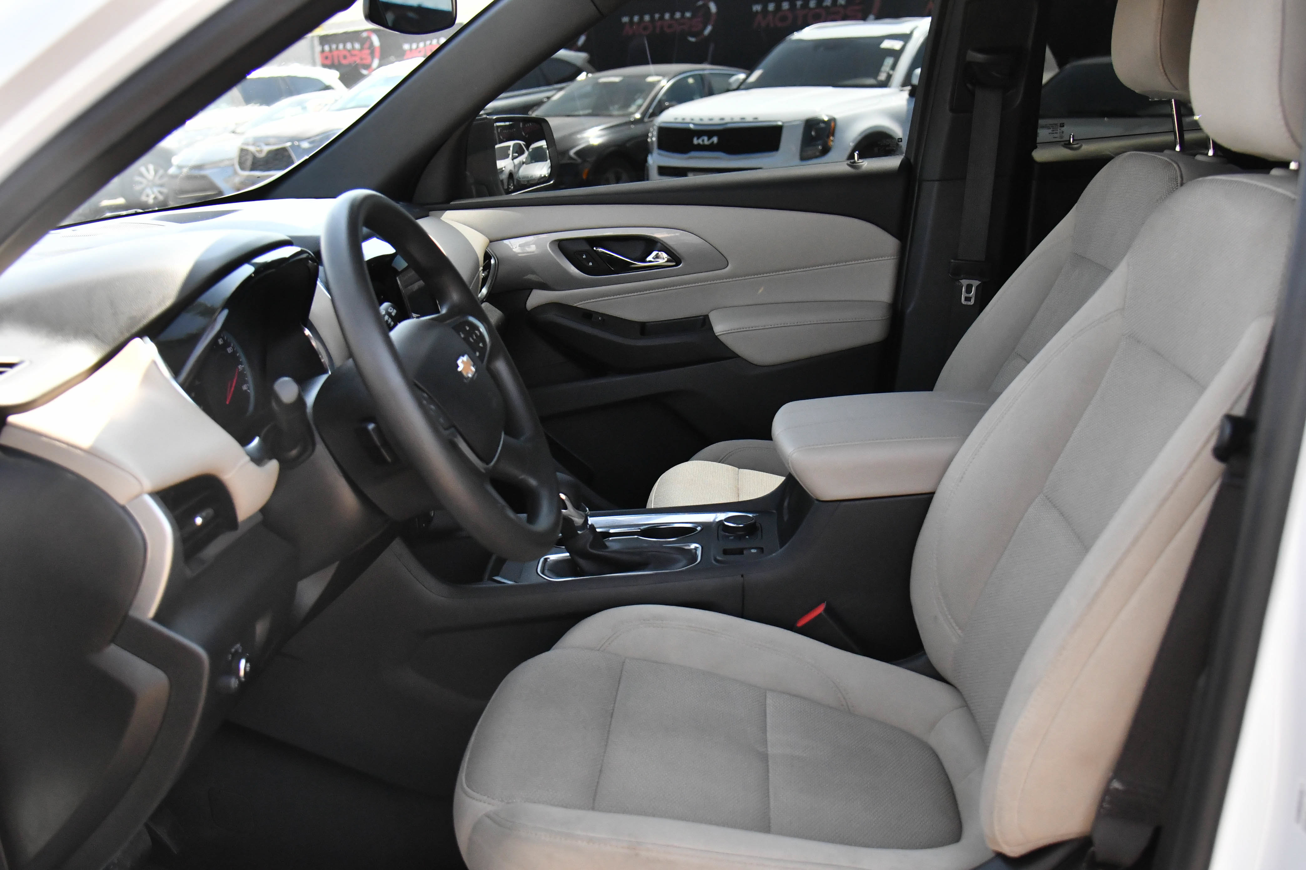 Used 2023 Chevrolet Traverse LS w/ LPO, Cargo Package FWD image 16