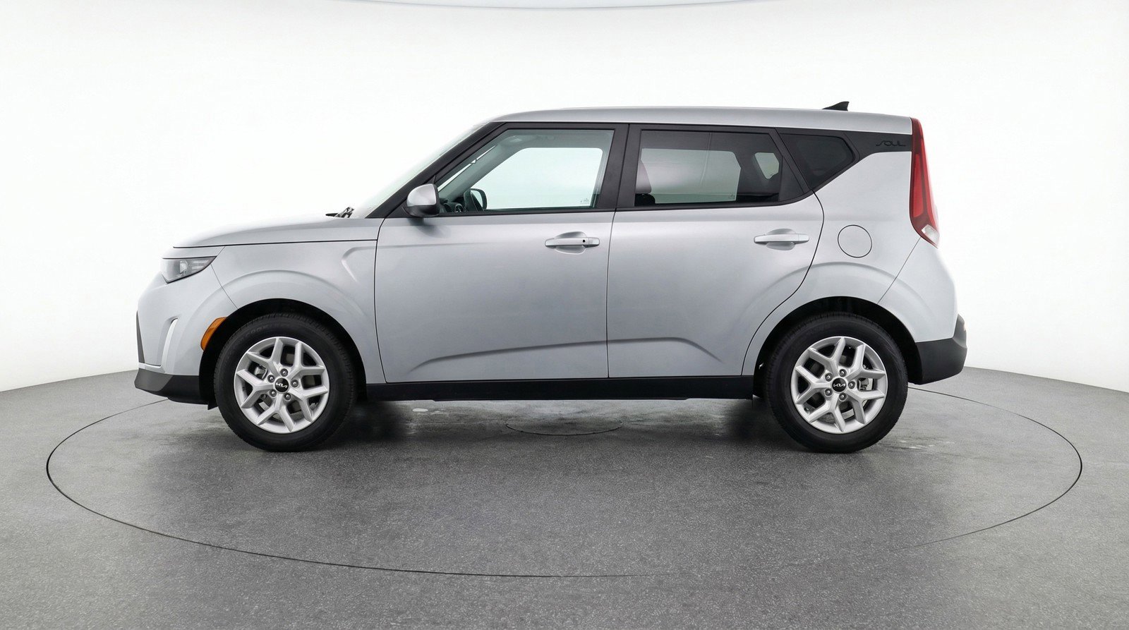 Used 2025 Kia Soul LX w/ LX Technology Package image 5