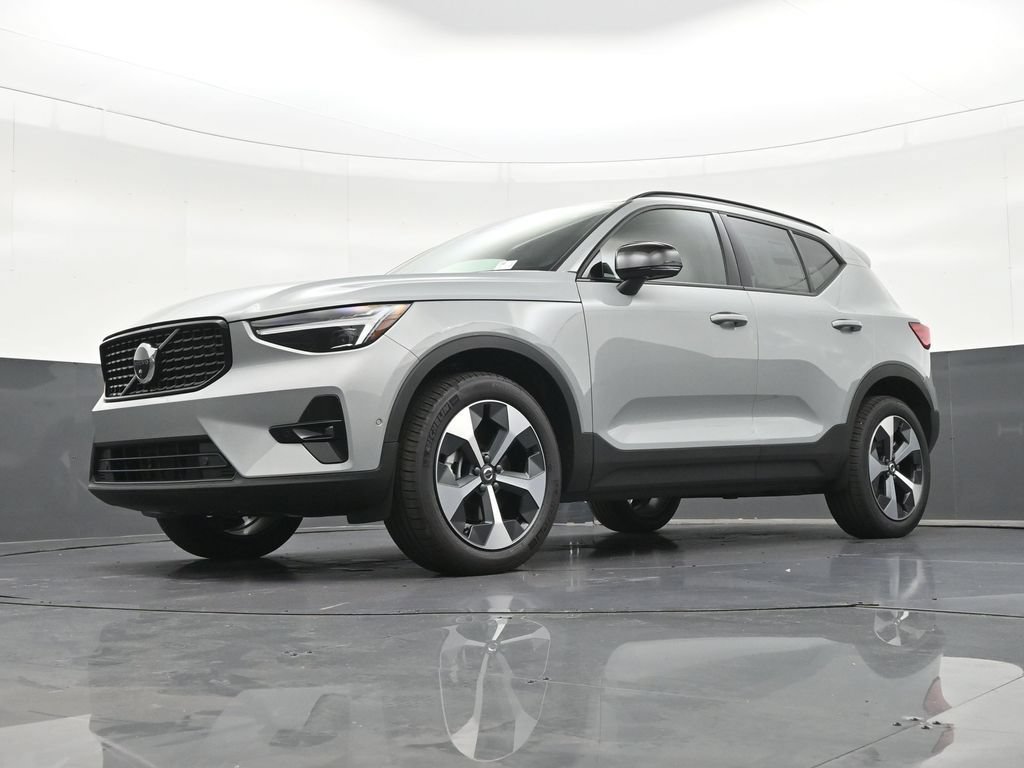 New 2026 Volvo XC40 B5 Plus w/ Protection Package Premier AWD/4WD image 23