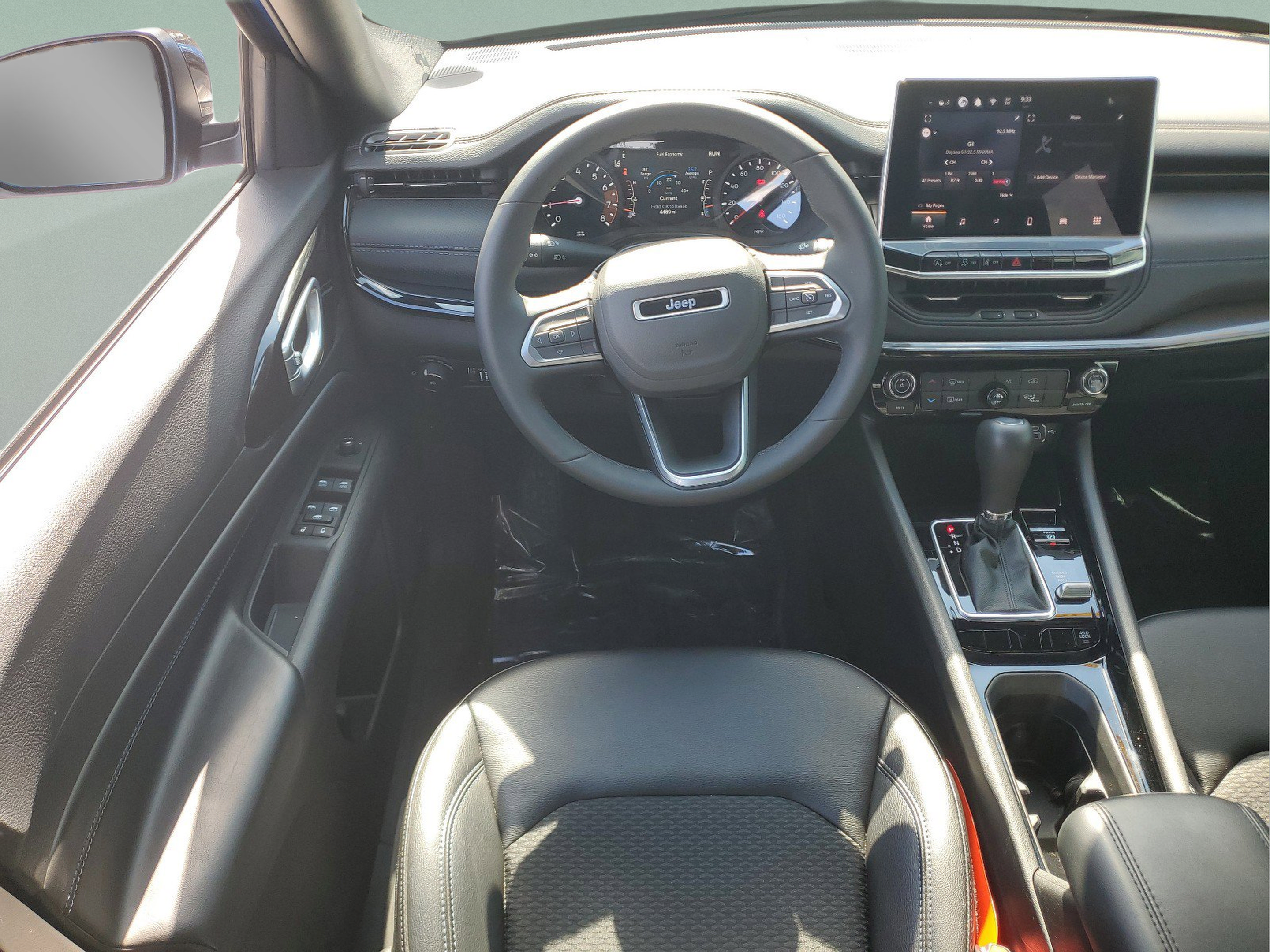 Used 2026 Jeep Compass Latitude AWD/4WD image 9