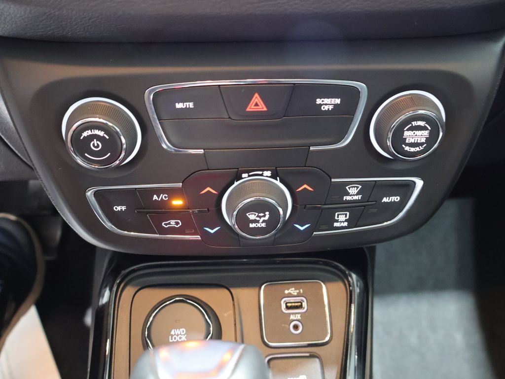 Used 2020 Jeep Compass Limited w/ Rear Convenience Group AWD/4WD image 35