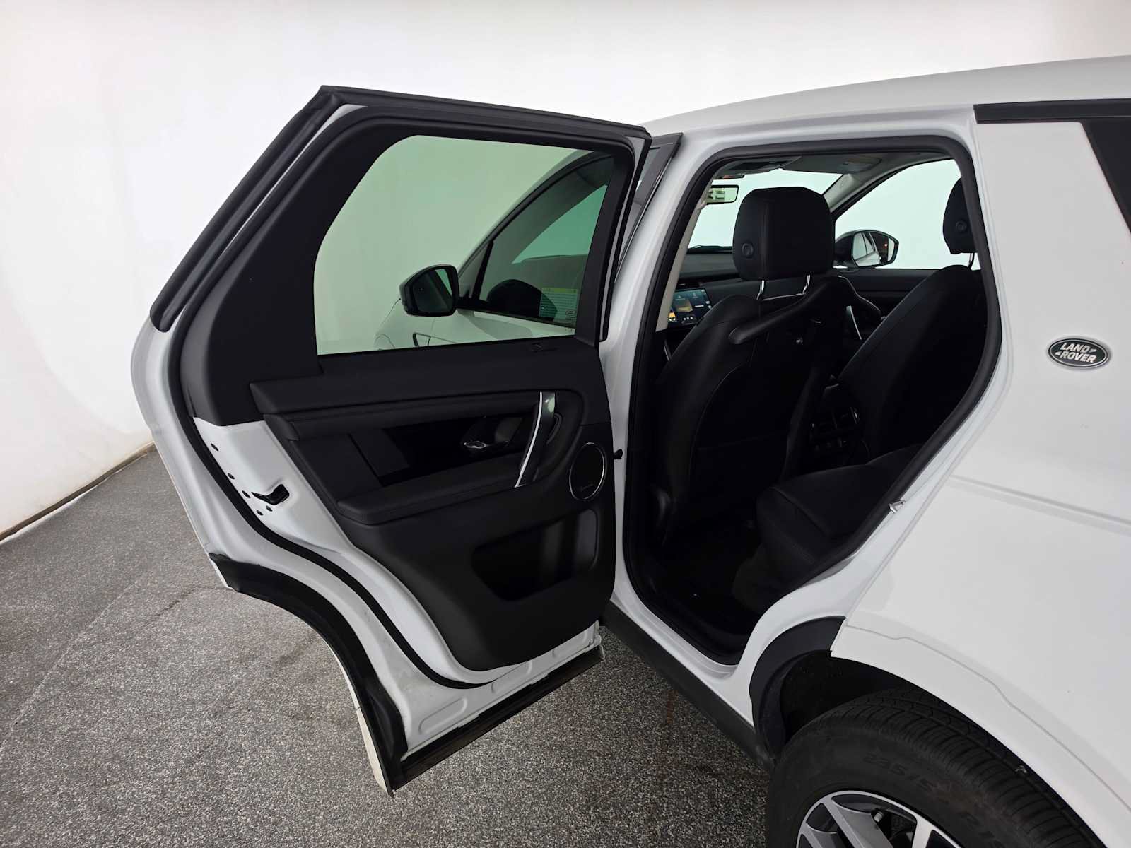 Used 2025 Land Rover Discovery Sport S AWD/4WD image 15