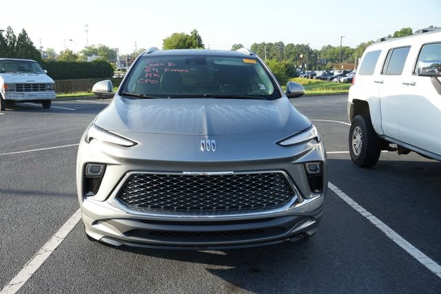 Used 2024 Buick Encore GX Avenir FWD image 2