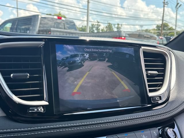 Used 2024 Chrysler Pacifica Touring FWD image 20