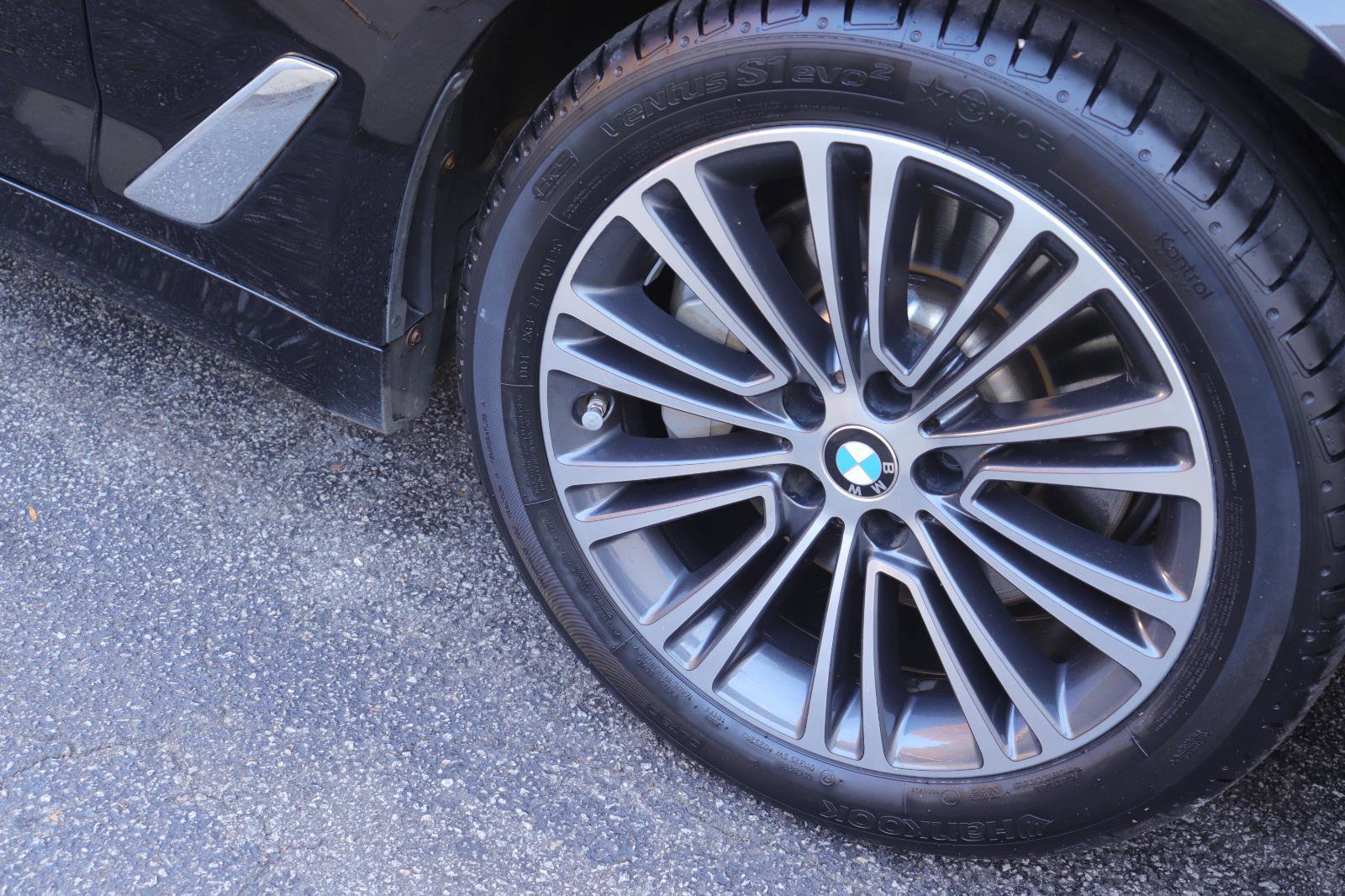 Used 2018 BMW 530i w/ Premium Package image 39