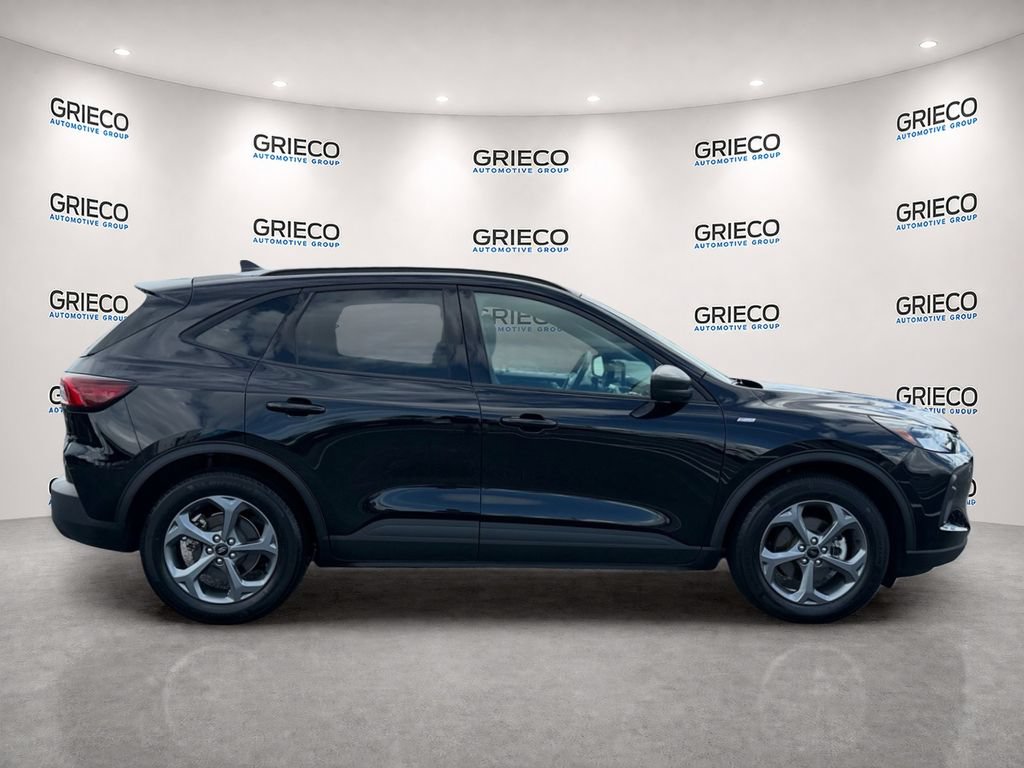 Used 2025 Ford Escape ST-Line FWD image 8