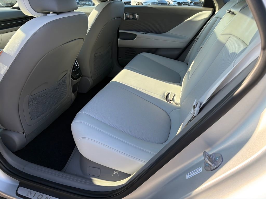 Used 2025 Hyundai Ioniq 6 Limited image 21