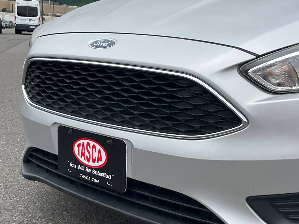 Certified 2017 Ford Focus SE FWD image 21