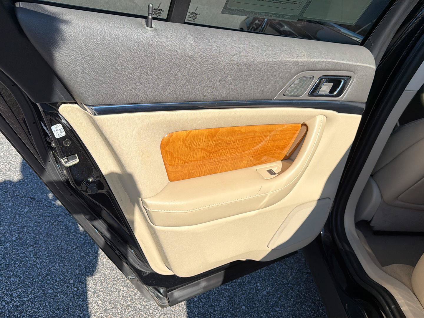 Used 2010 Lincoln MKS FWD image 18
