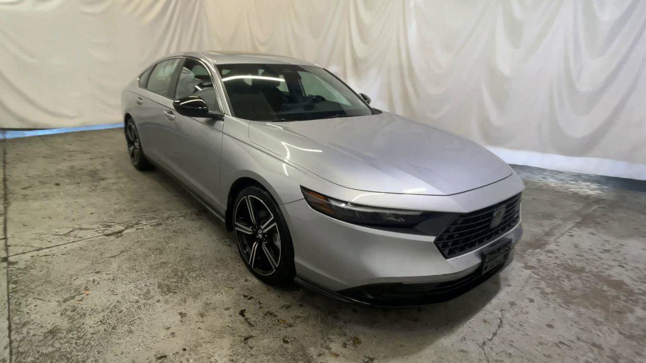 Used 2023 Honda Accord Sport image 2