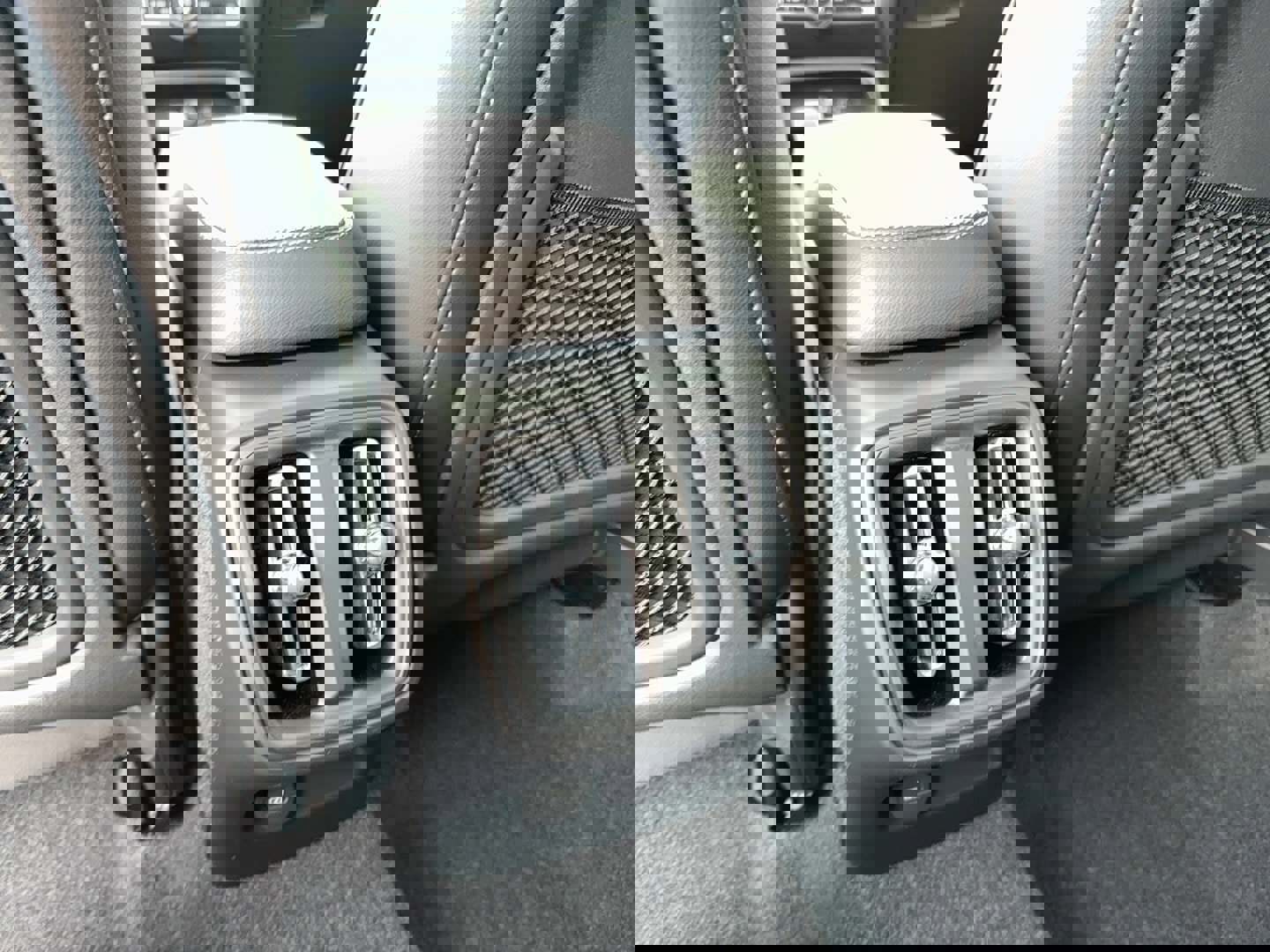 New 2026 Volvo XC40 B5 Core image 16