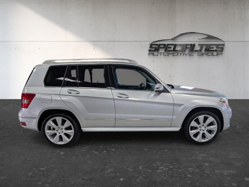 Used 2010 Mercedes-Benz GLK 350 4MATIC image 11