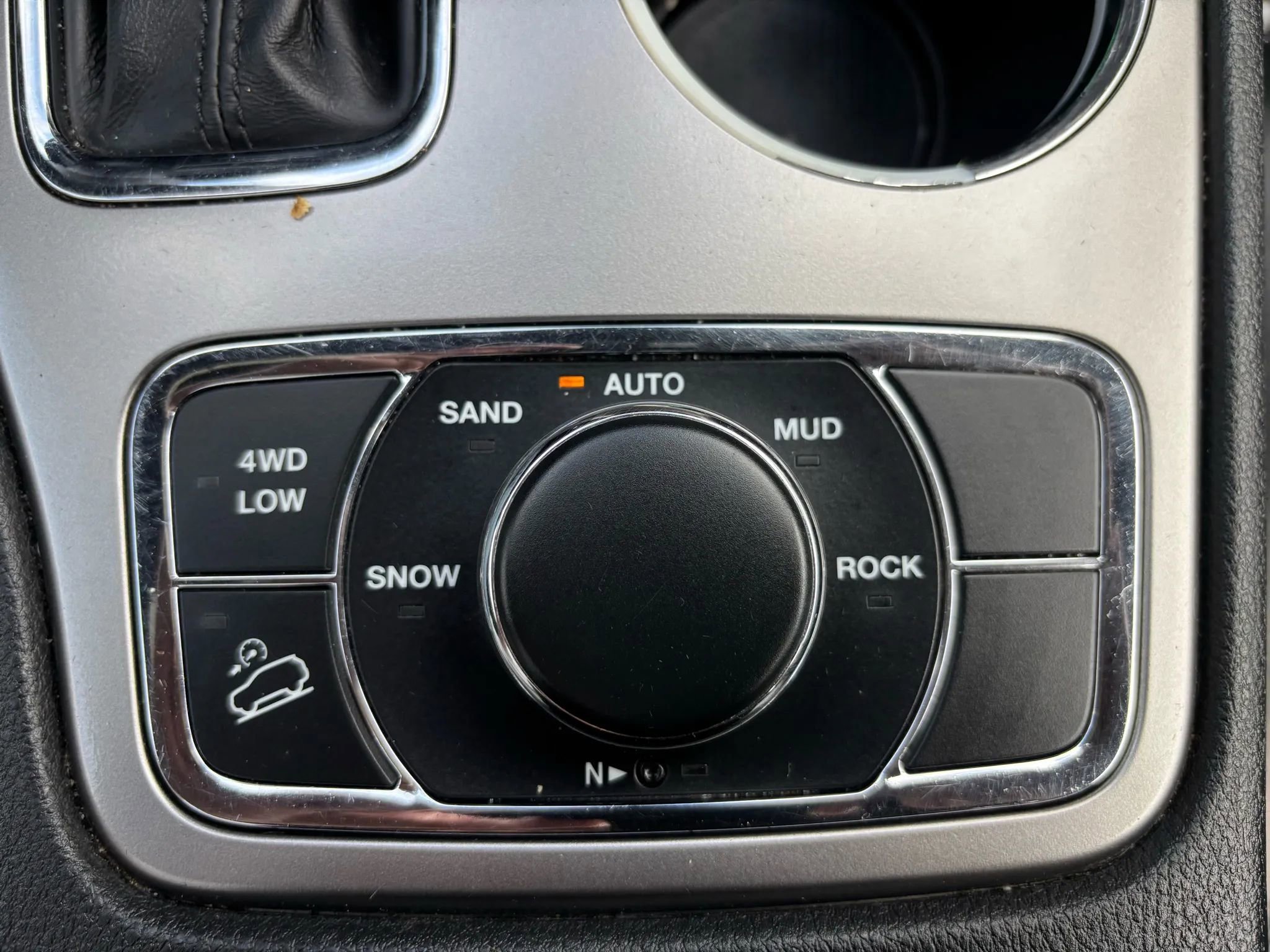 Used 2018 Jeep Grand Cherokee Limited image 13