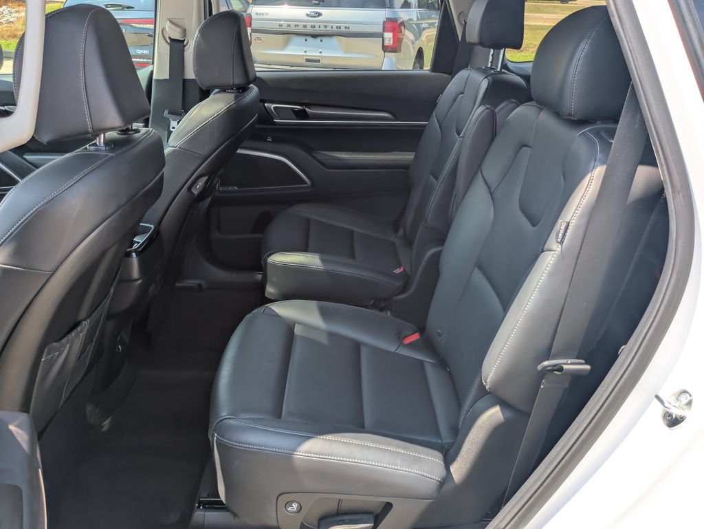 Used 2025 Kia Telluride S FWD image 8