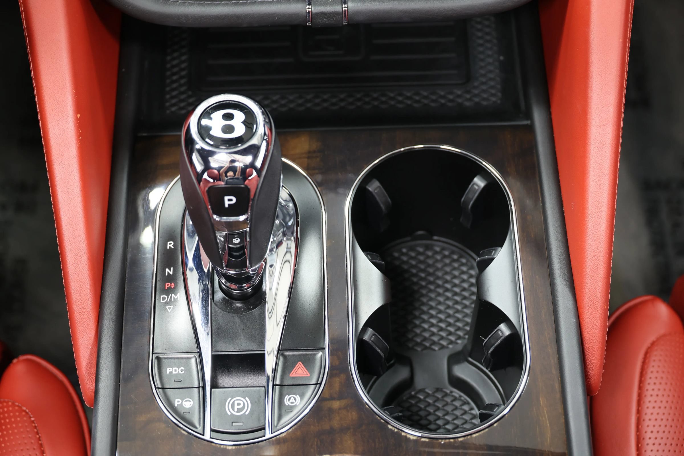 Used 2022 Bentley Bentayga AWD/4WD image 46