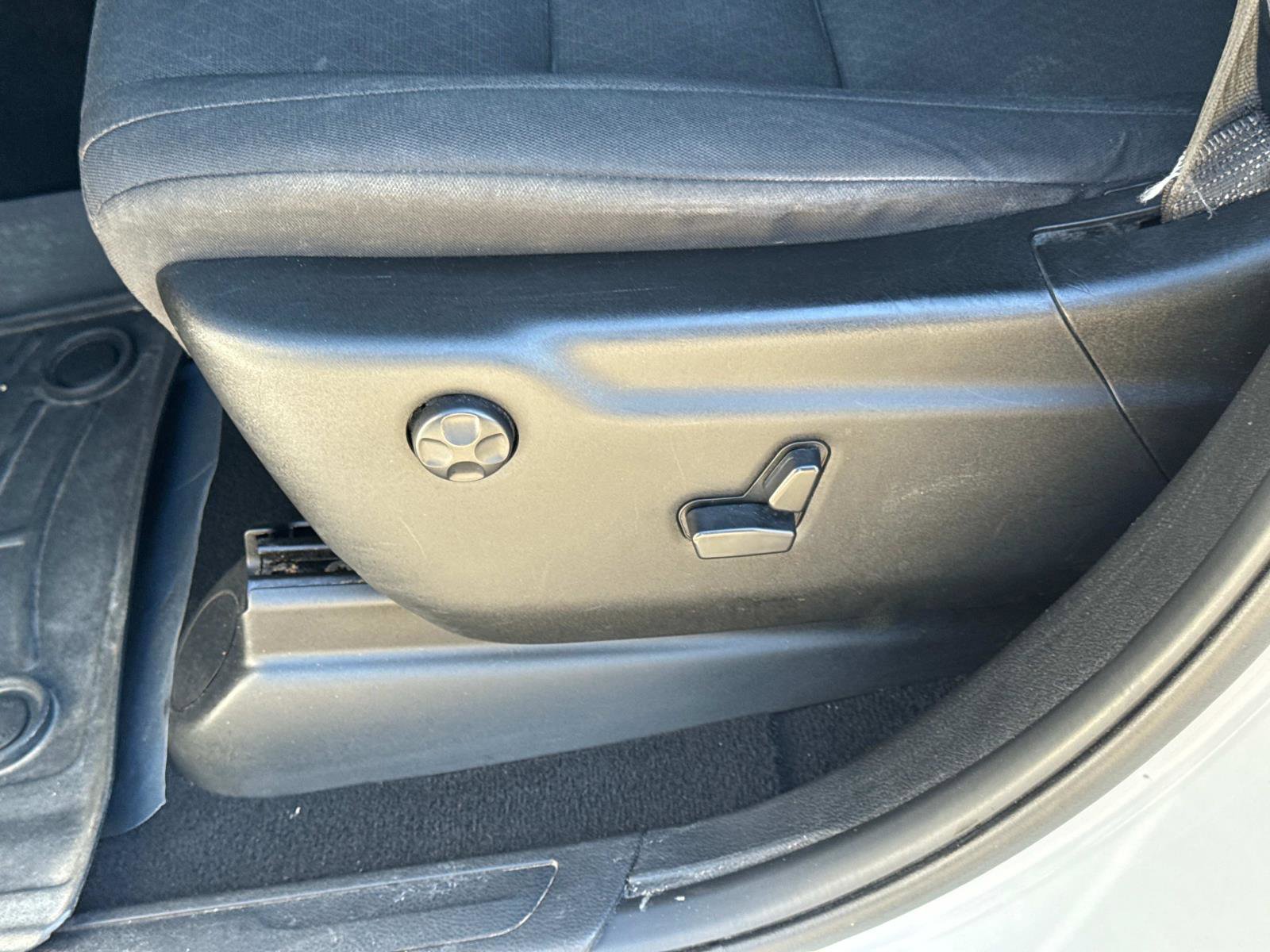 Used 2019 Jeep Grand Cherokee Laredo image 18