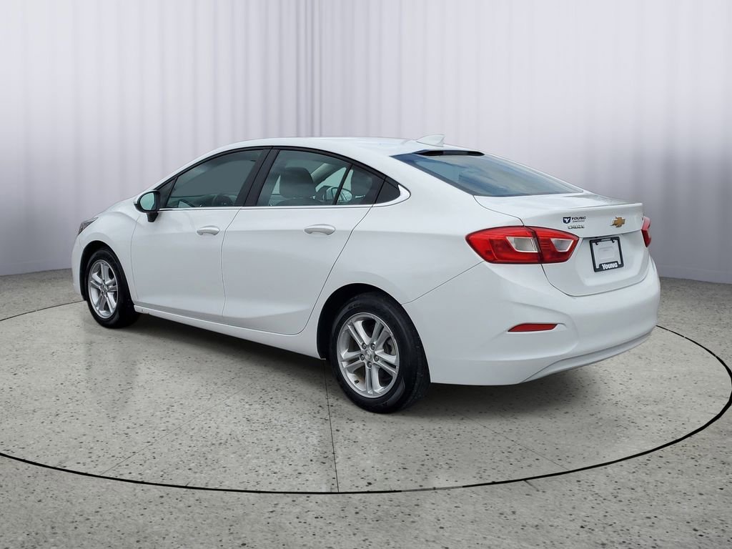 Used 2018 Chevrolet Cruze LT FWD image 4