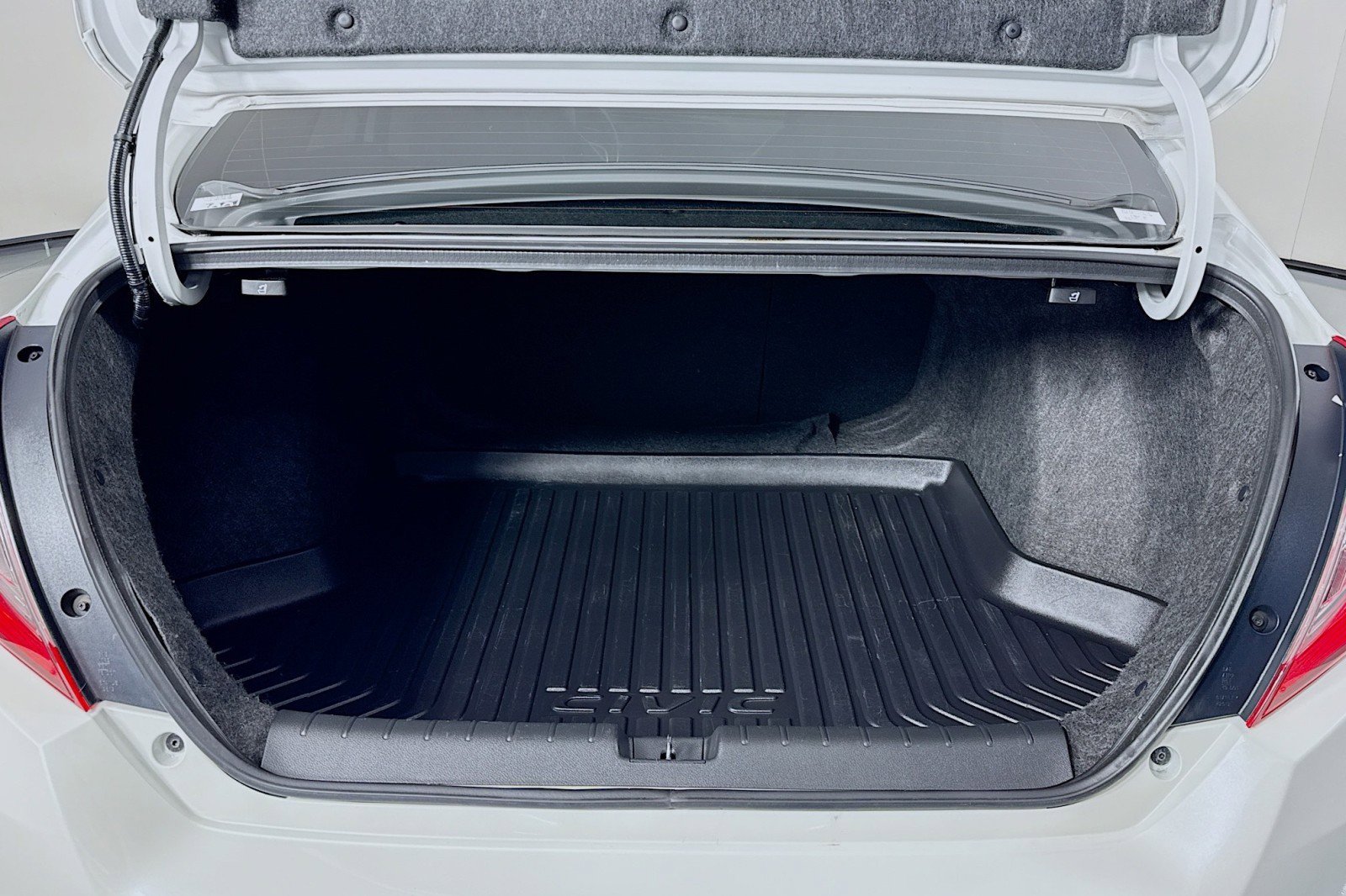 Used 2019 Honda Civic EX-L image 22