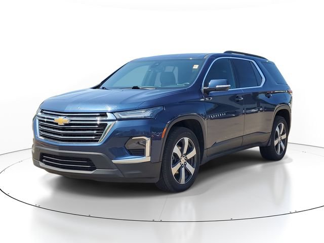 Used 2022 Chevrolet Traverse LT w/ LT Premium Package FWD image 2