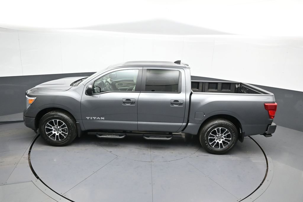 Used 2024 Nissan Titan SV w/ SV Convenience Package image 38