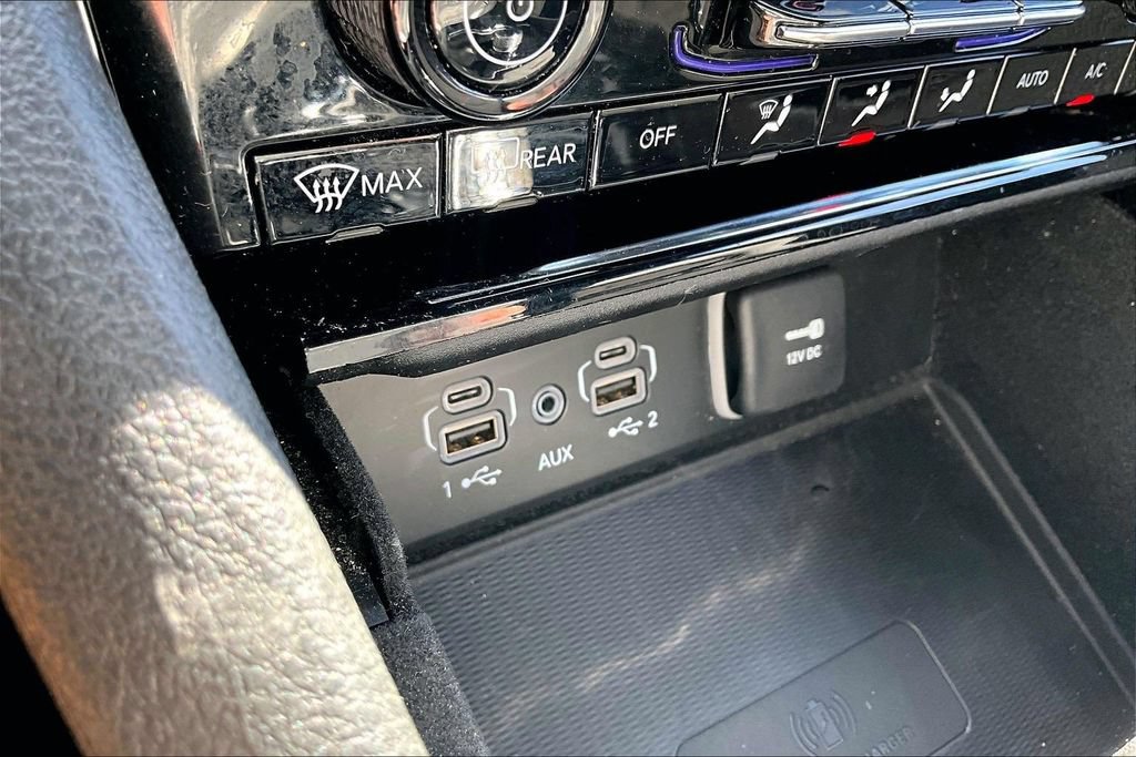 Used 2022 Jeep Grand Cherokee L Laredo RWD image 16