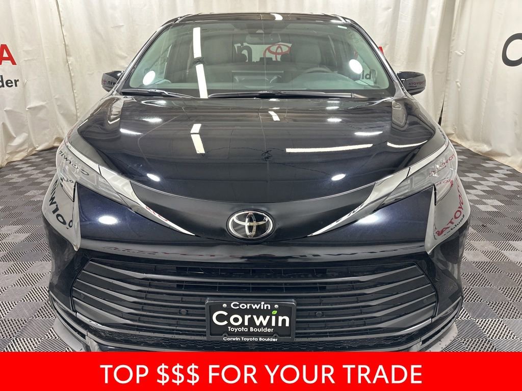 New 2026 Toyota Sienna XLE image 2