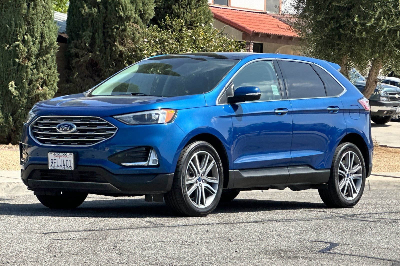 Used 2022 Ford Edge Titanium w/ Class II Trailer Tow Package AWD/4WD image 8