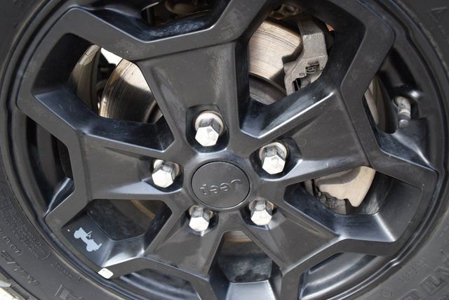 Used 2023 Jeep Gladiator Sport image 11