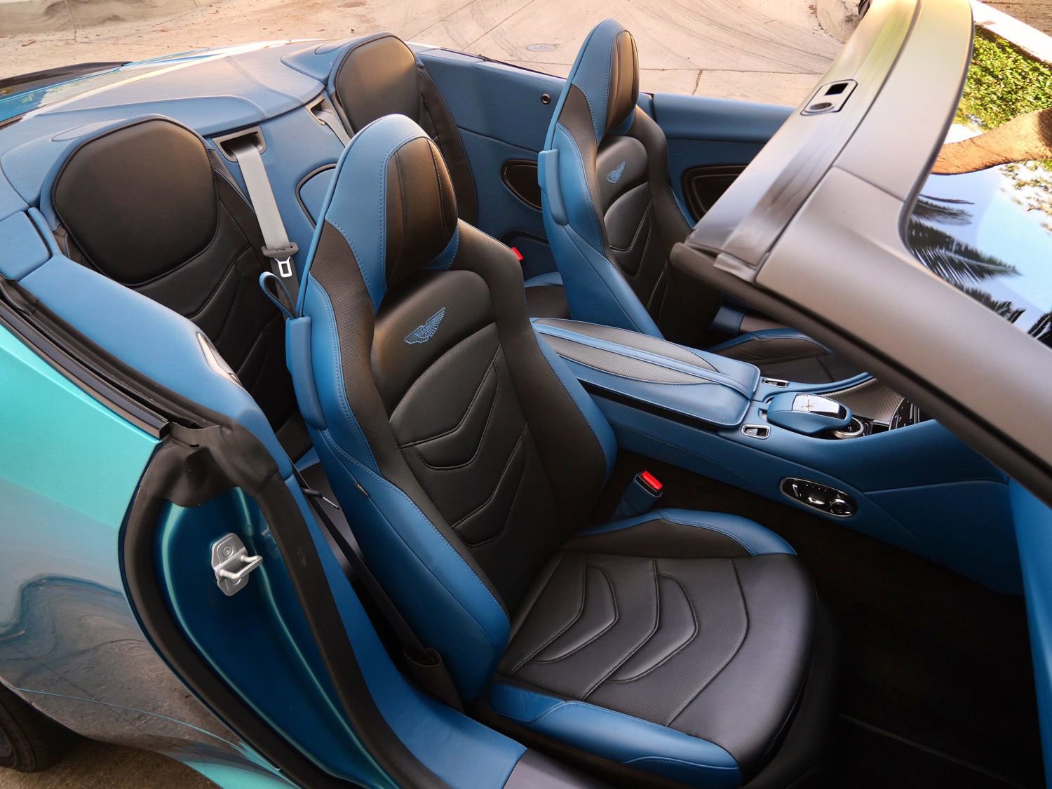 Used 2020 Aston Martin DBS Superleggera Volante image 12