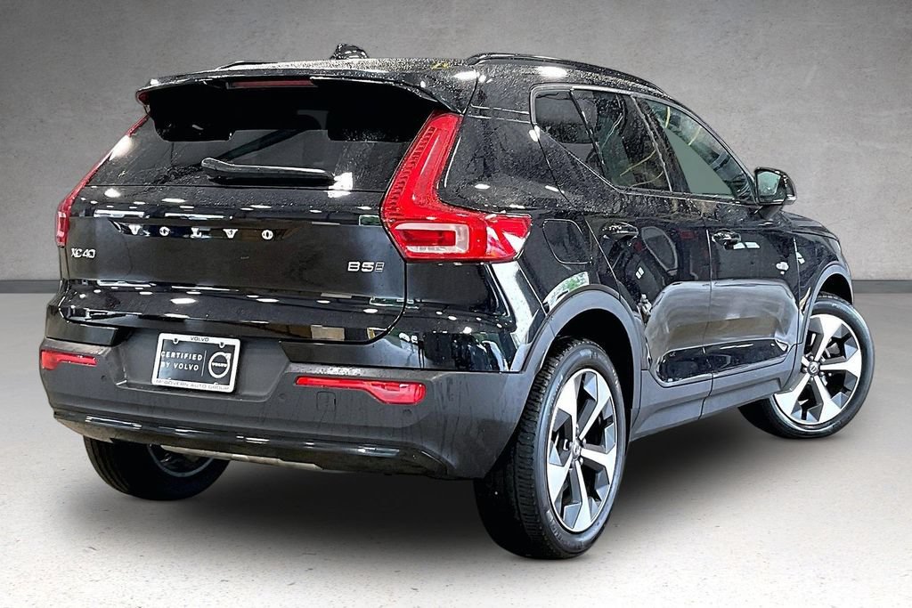 Certified 2024 Volvo XC40 B5 Core AWD/4WD image 7