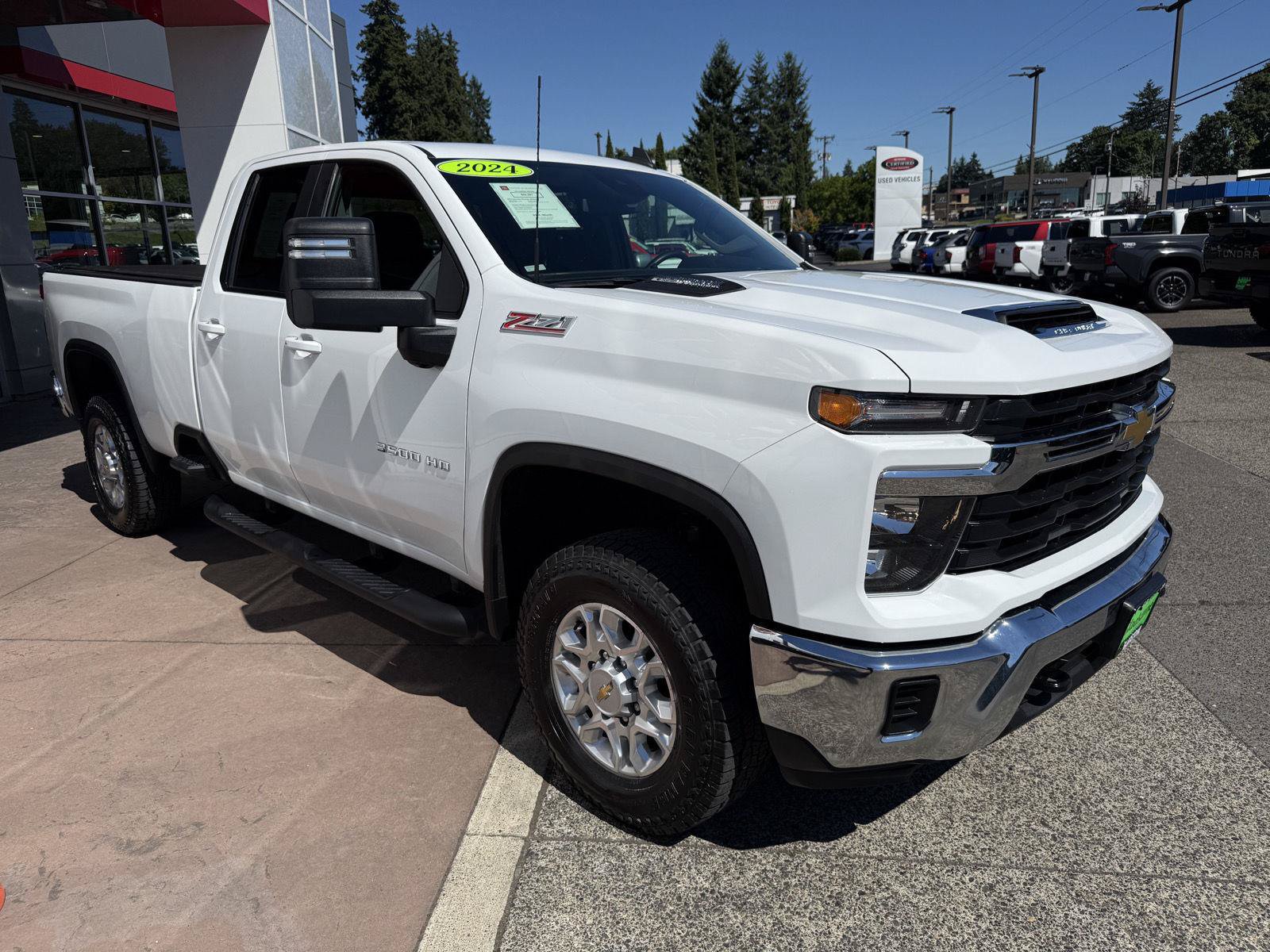 Used 2024 Chevrolet Silverado 3500 LT AWD/4WD image 7