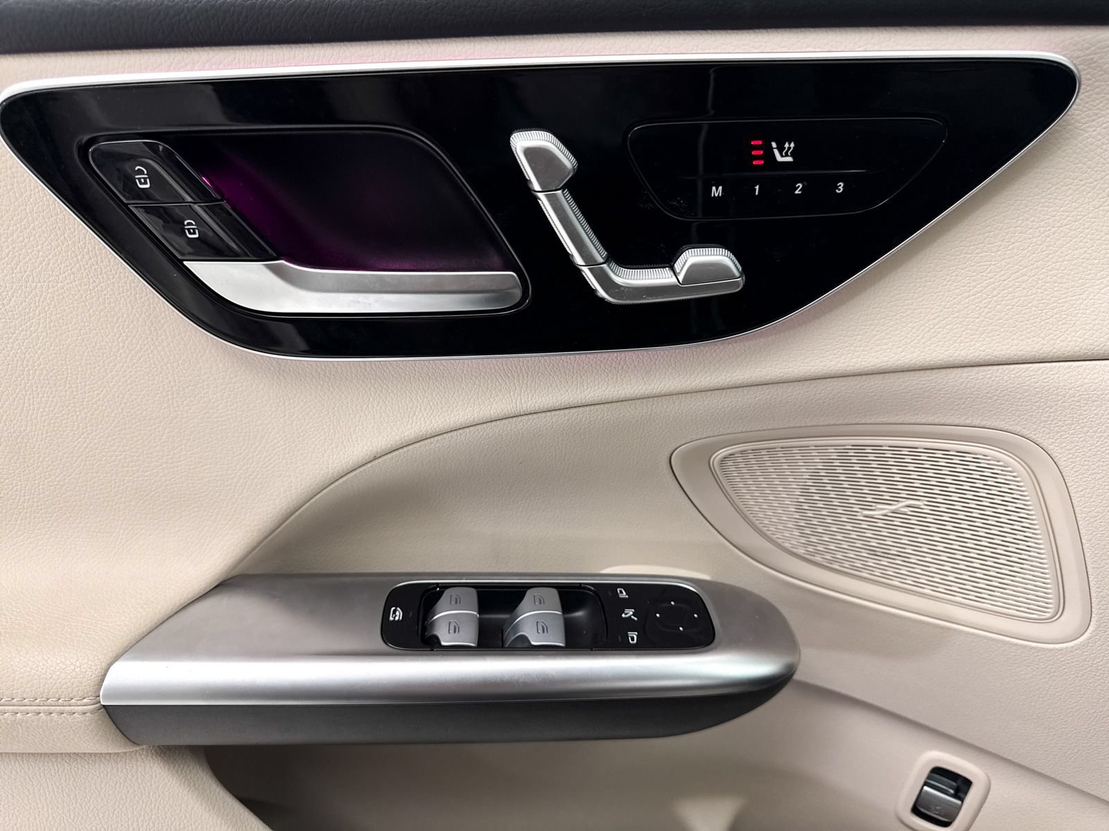 Used 2024 Mercedes-Benz C 300 Sedan image 28