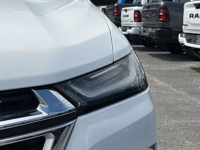 Used 2022 Chevrolet Traverse LT FWD image 9
