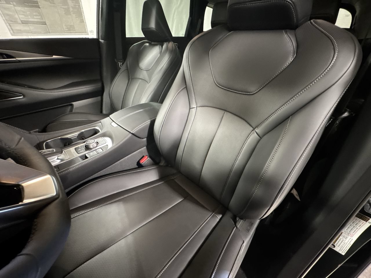 Certified 2026 INFINITI QX60 Luxe w/ Family Package AWD/4WD image 21