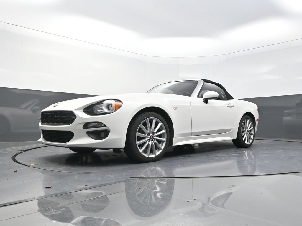 Used 2019 FIAT 124 Spider Lusso w/ Navigation & Sound Group RWD image 25