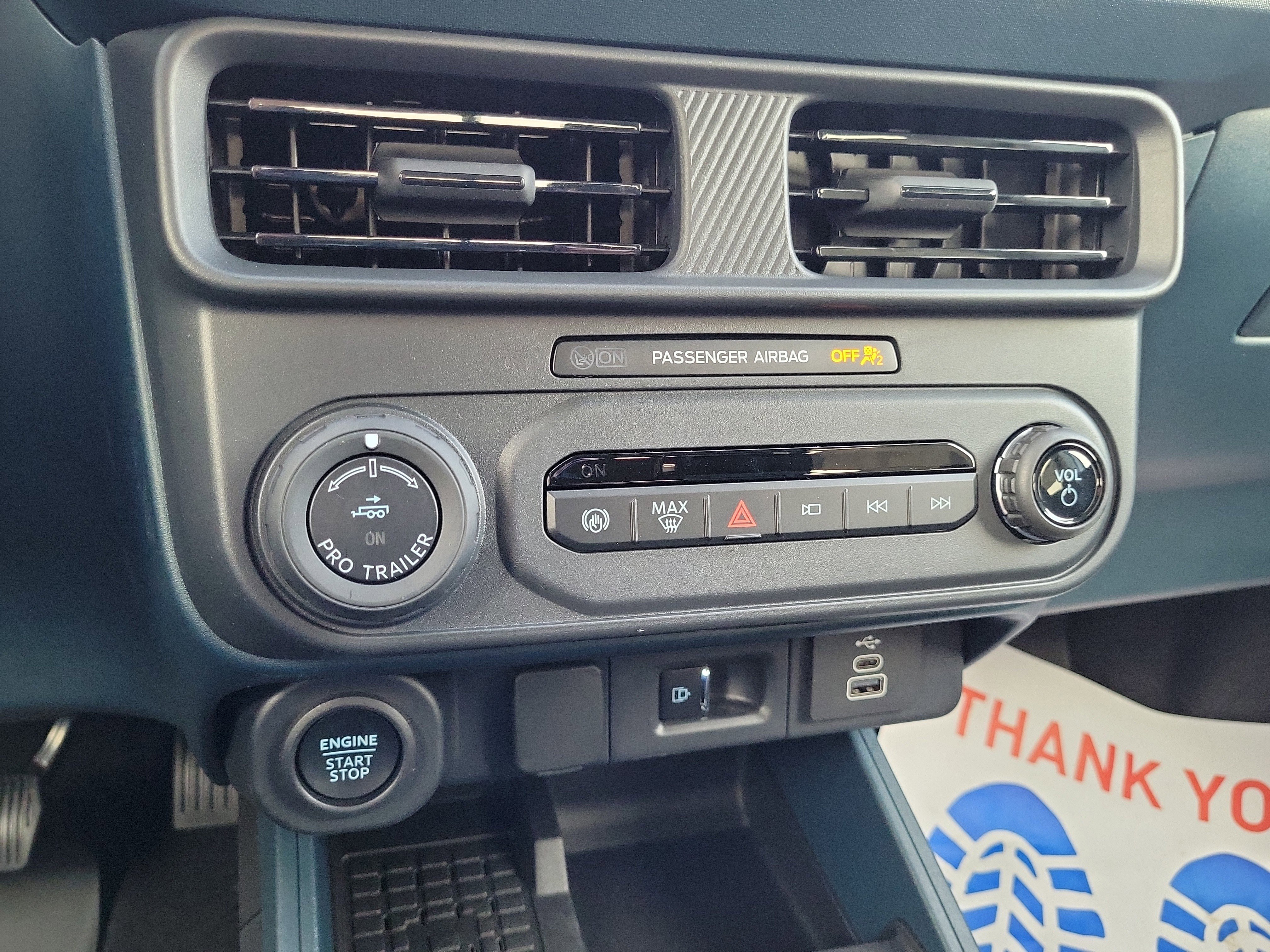 New 2025 Ford Maverick Lariat w/ Black Appearance Package image 28