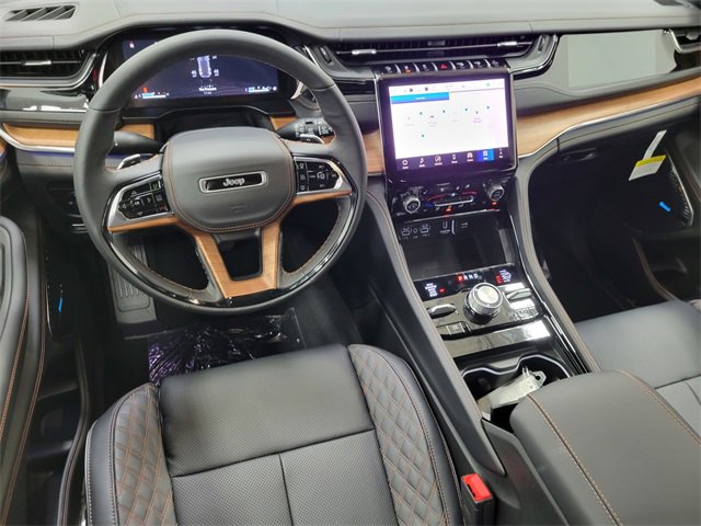 New 2025 Jeep Grand Cherokee Summit image 34
