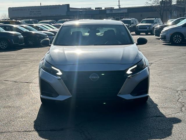 Used 2024 Nissan Altima 2.5 SV FWD image 10