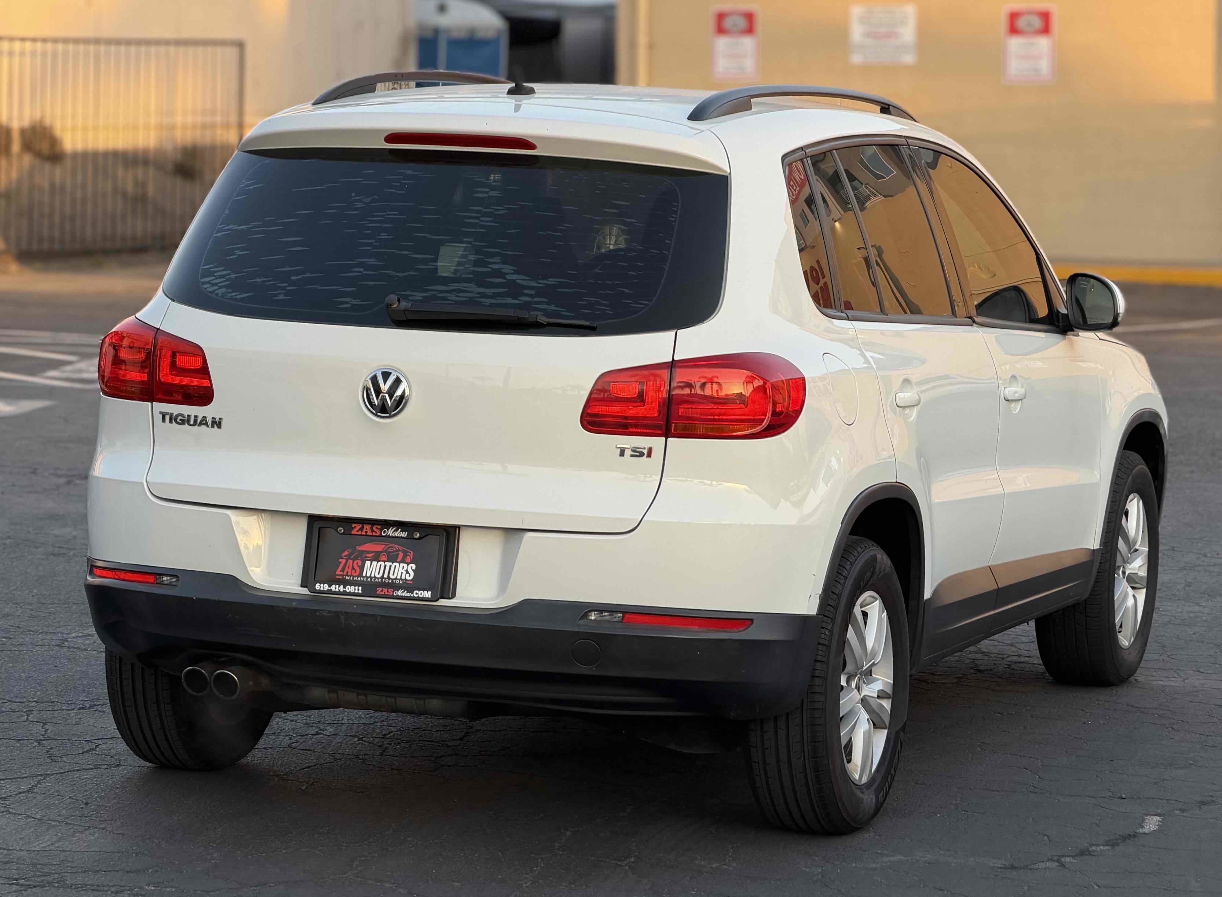 Used 2016 Volkswagen Tiguan S FWD image 11