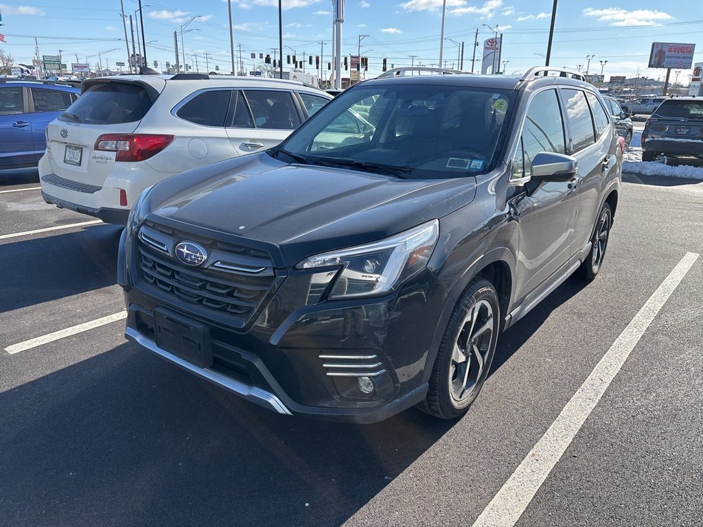 Used 2022 Subaru Forester Touring image 2